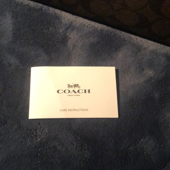 Coach Sig Town Tote - Picture 6 of 7